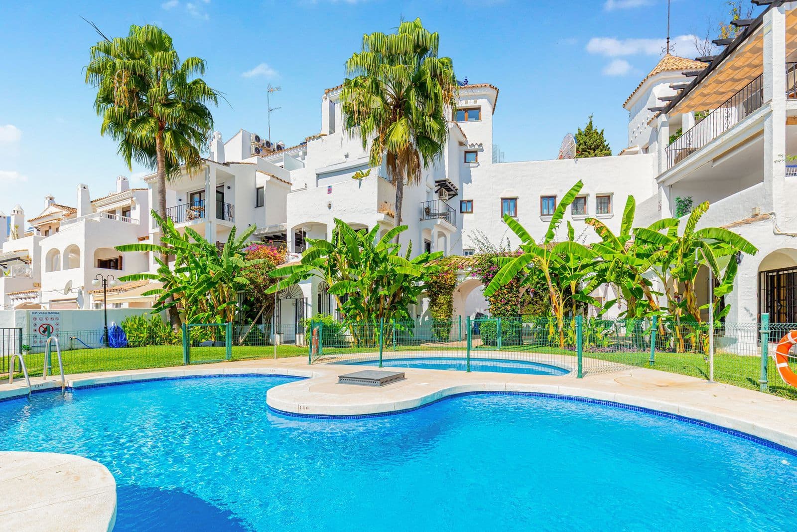 Квартира: Villa Marina, Marbella · 4 спальни · 200596