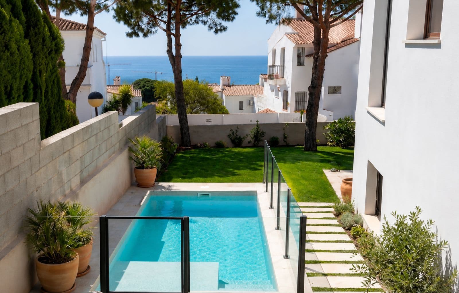 Townhouse in Hacienda Guadalupe, Manilva · 3 bedrooms · 200458
