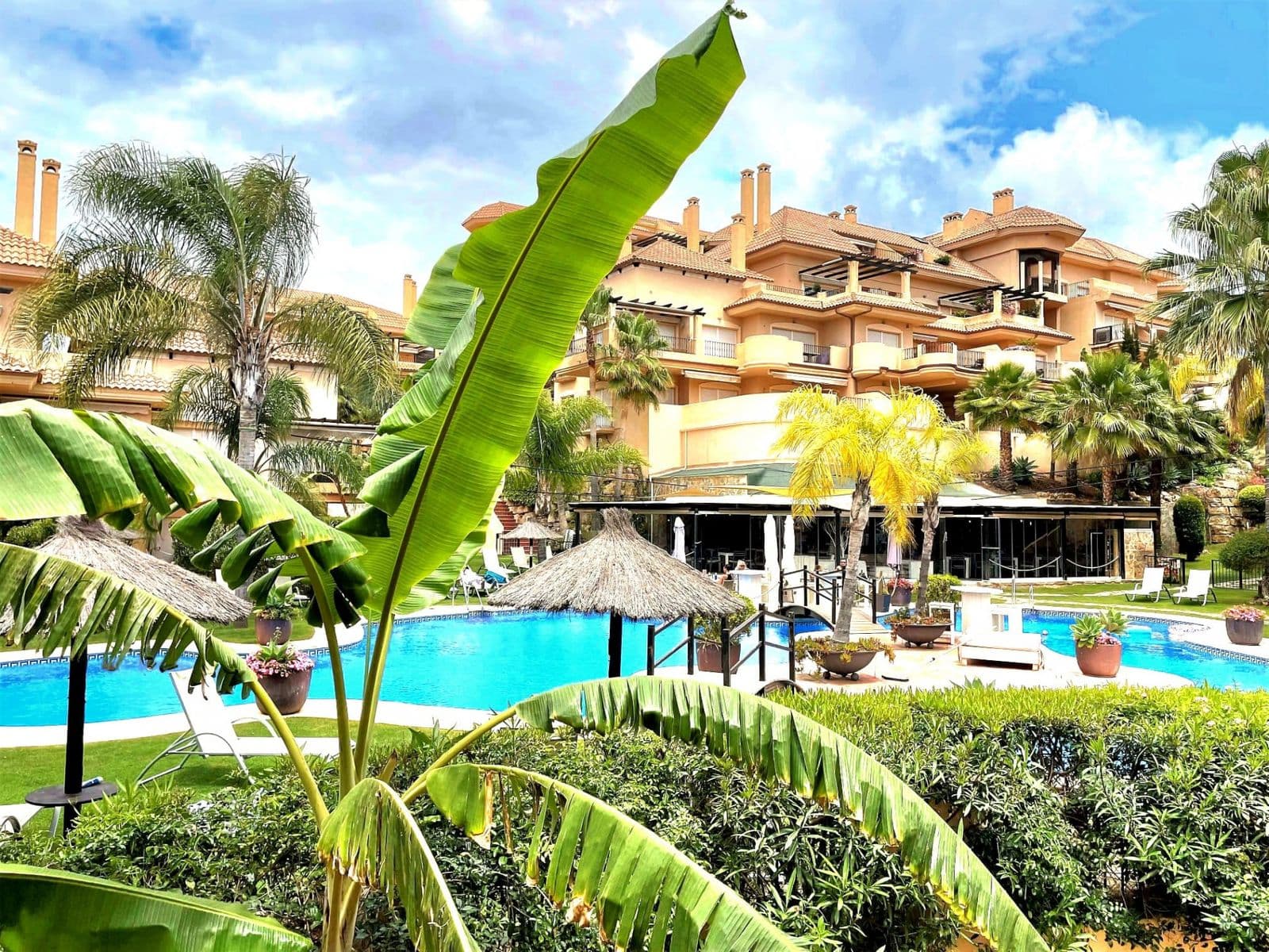 Aloha Hill Club, Marbella: Piso · 3 dormitorios · 200824