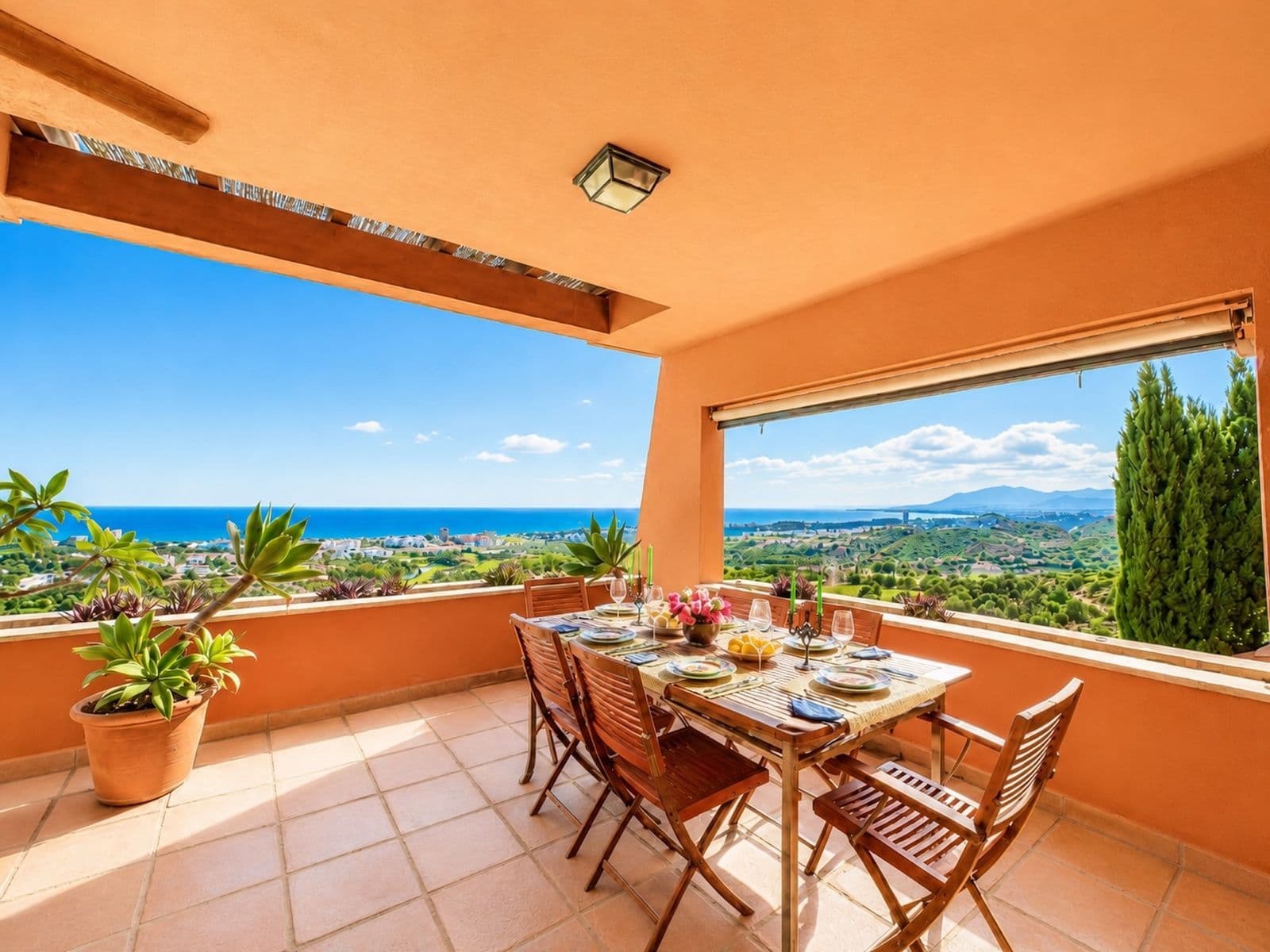 Penthouse in El Lagar del Rosario, Marbella · 3 bedrooms · 200584