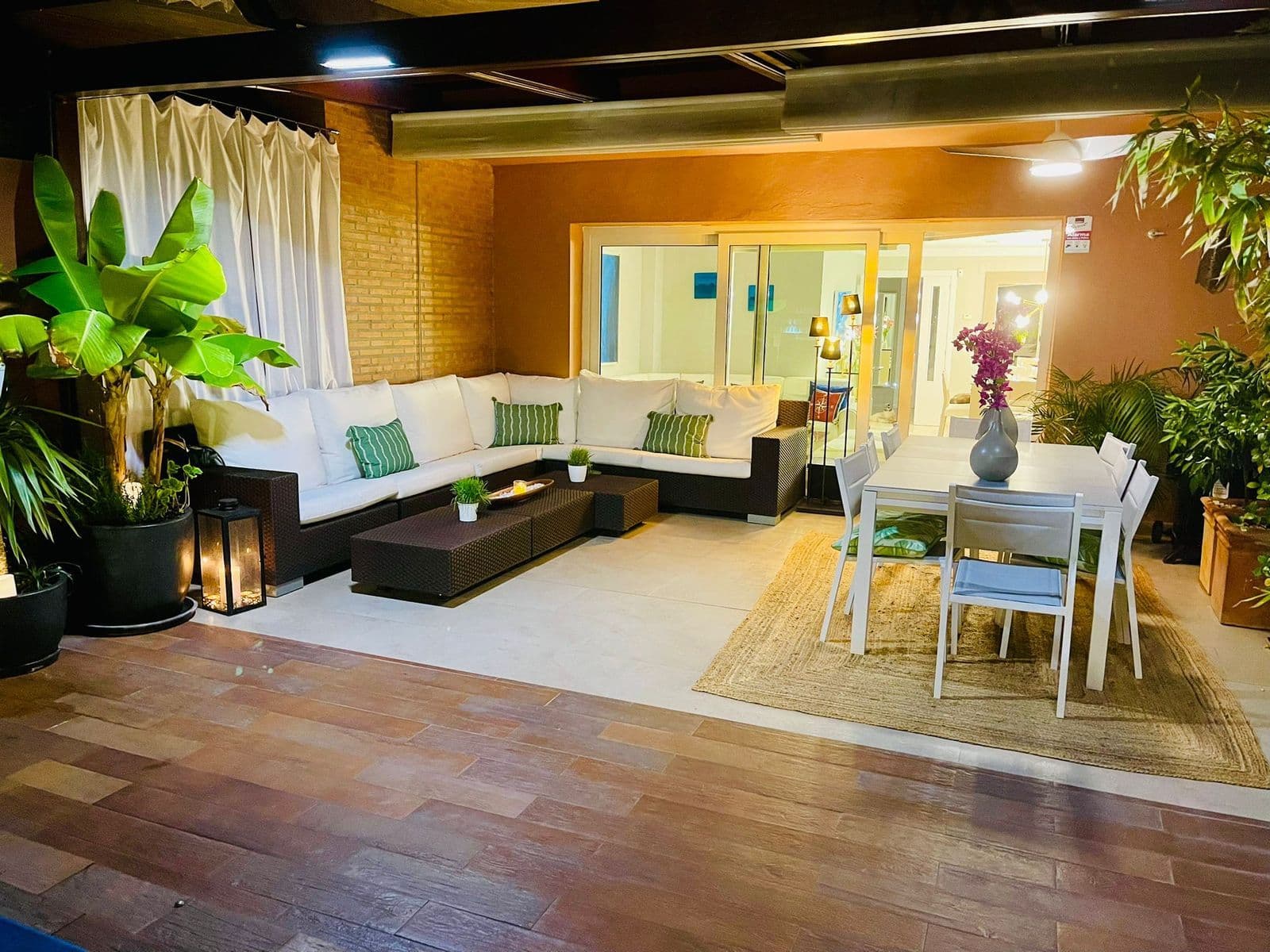 Adosado en Villas de los Monteros, Marbella · 5 dormitorios · 200762