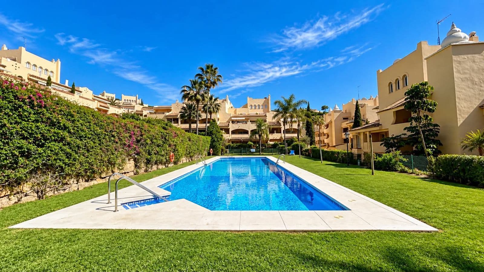 Santa Maria Village, Marbella: Piso · 2 dormitorios · 200733