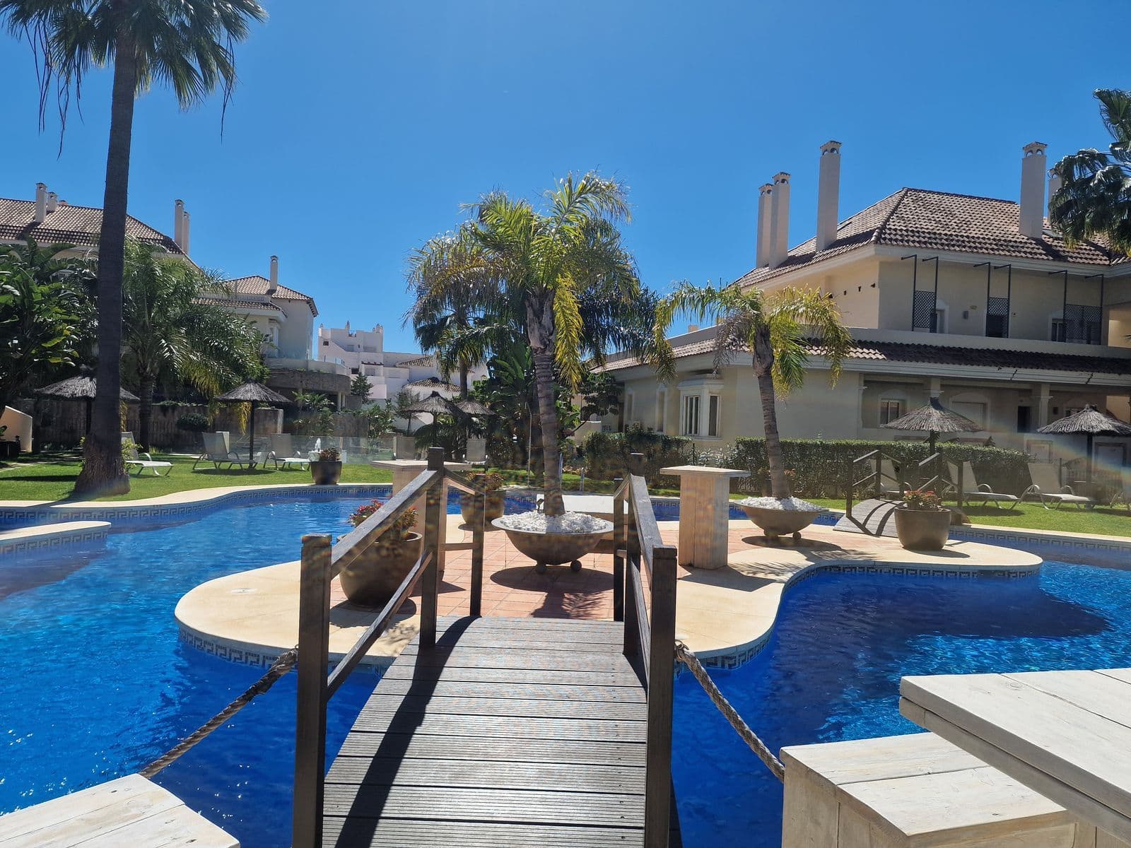 Aloha Hill Club, Marbella: Piso · 2 dormitorios · 200787