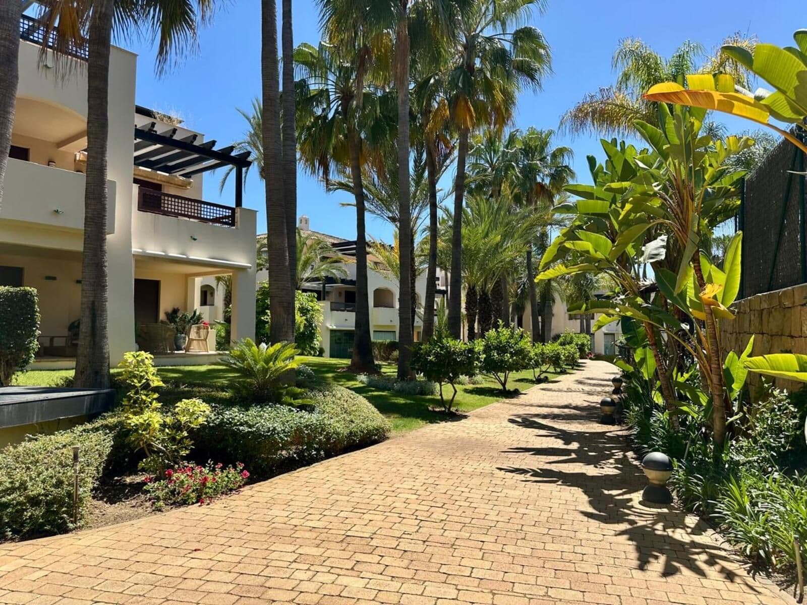 Apartment in Medina de Banus, Marbella · 3 bedrooms · 200561