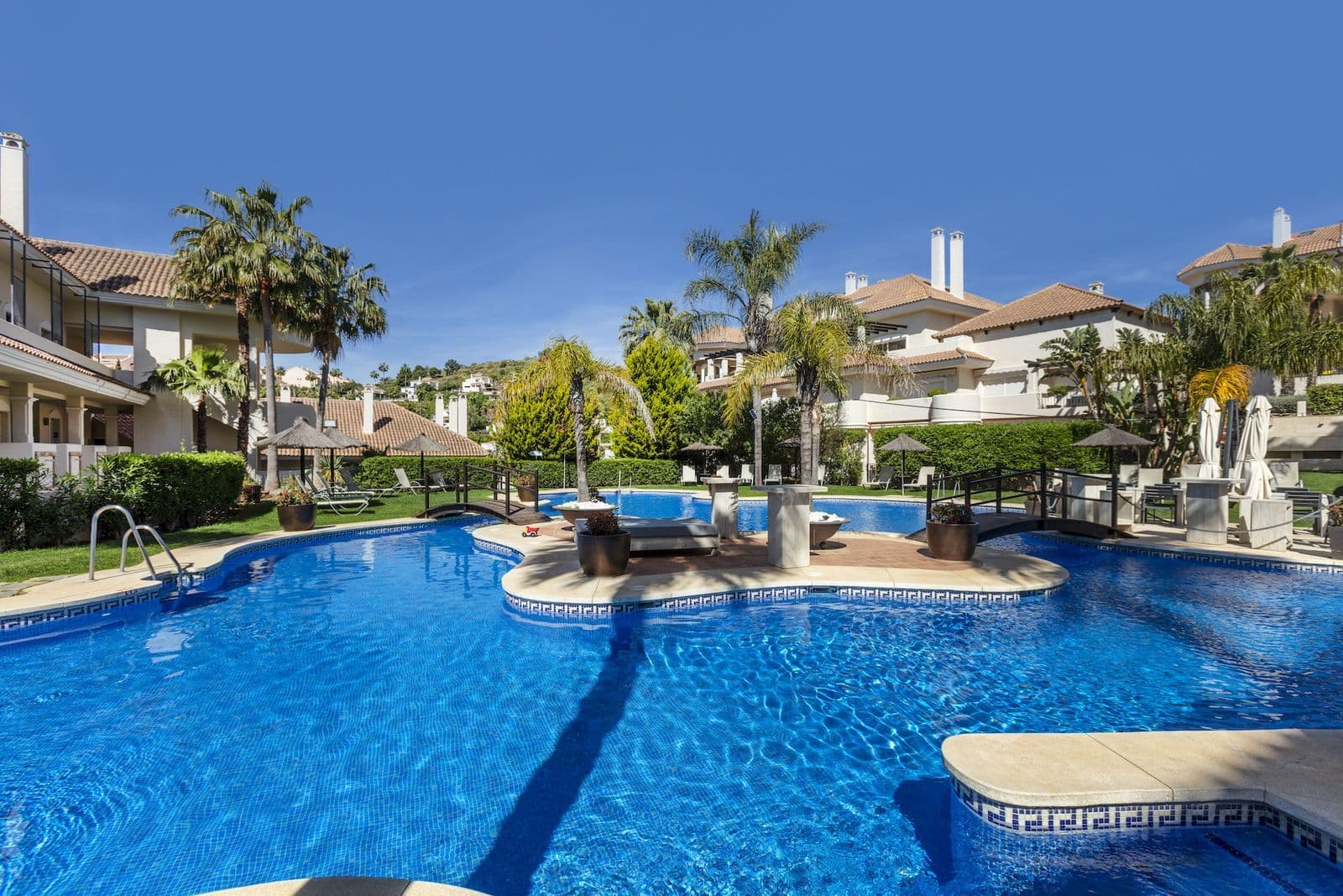 Piso en Aloha Hill Club, Marbella · 2 dormitorios · 200778