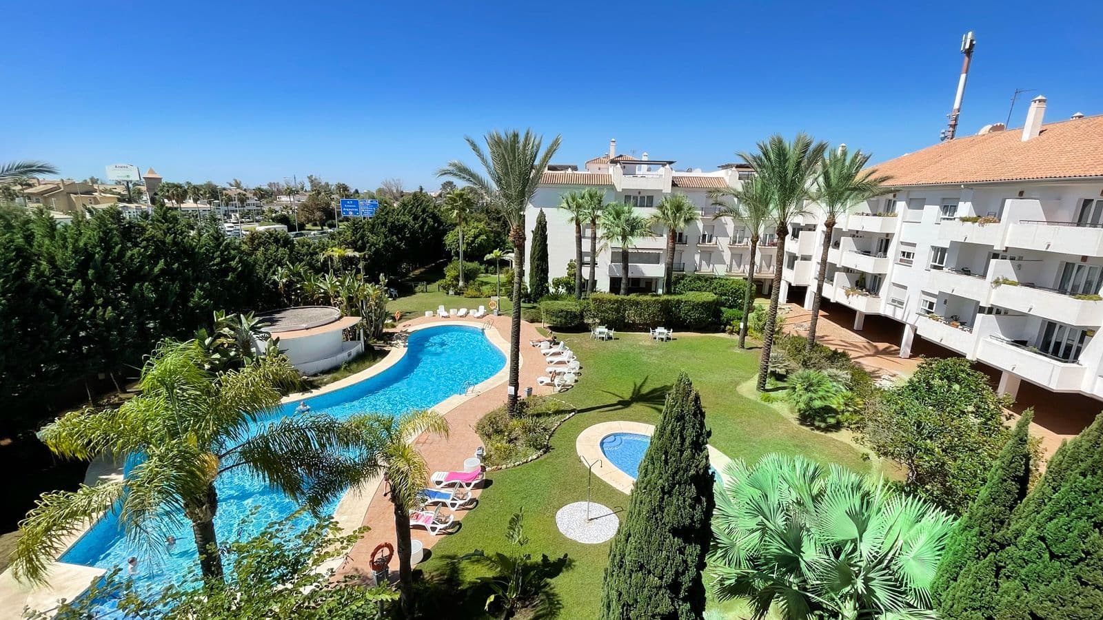 Piso en Mirador del Rodeo, Marbella · 4 dormitorios · 200492