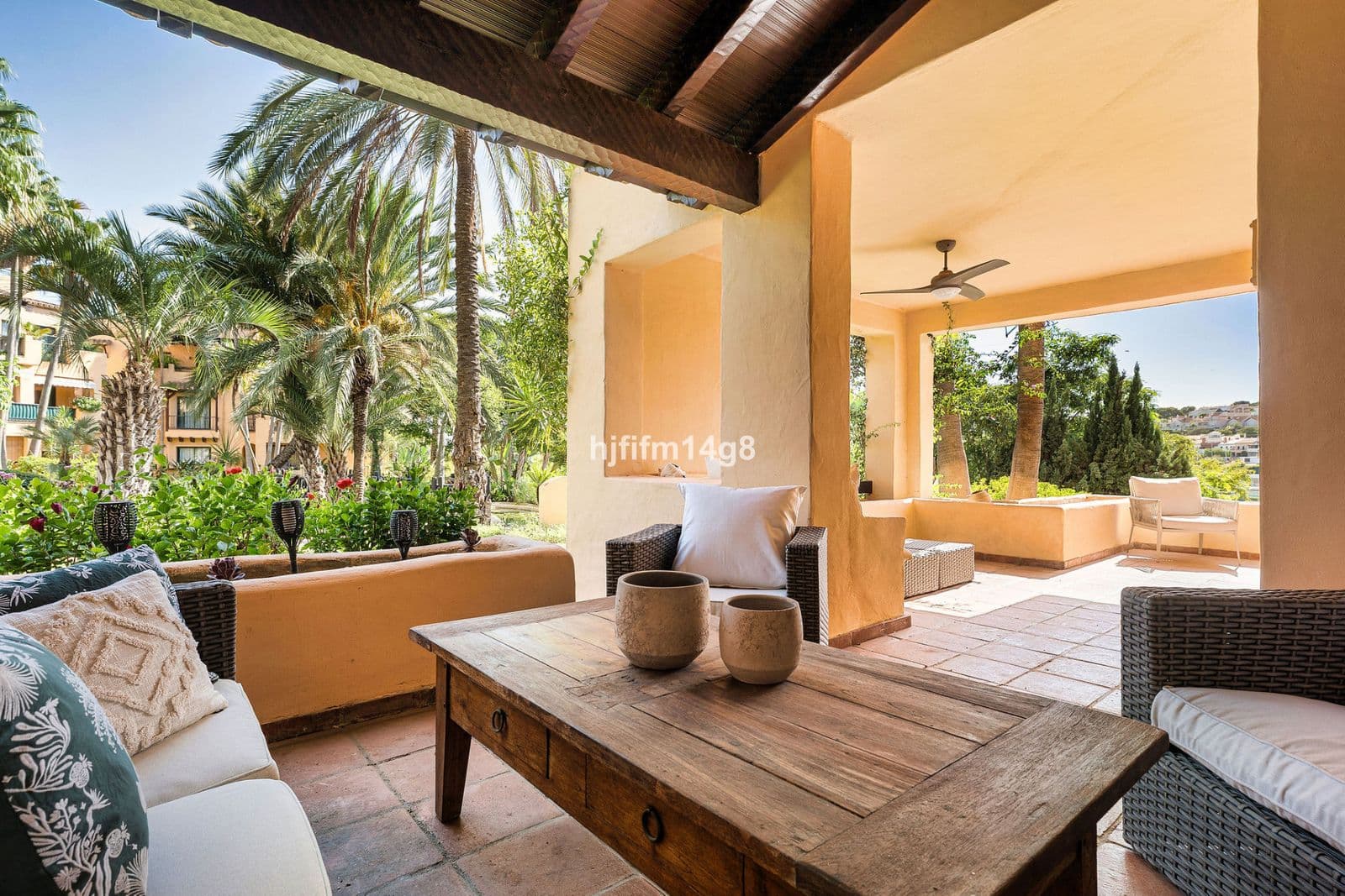 Apartment · El Campanario, Estepona · 3 bedrooms · 200362
