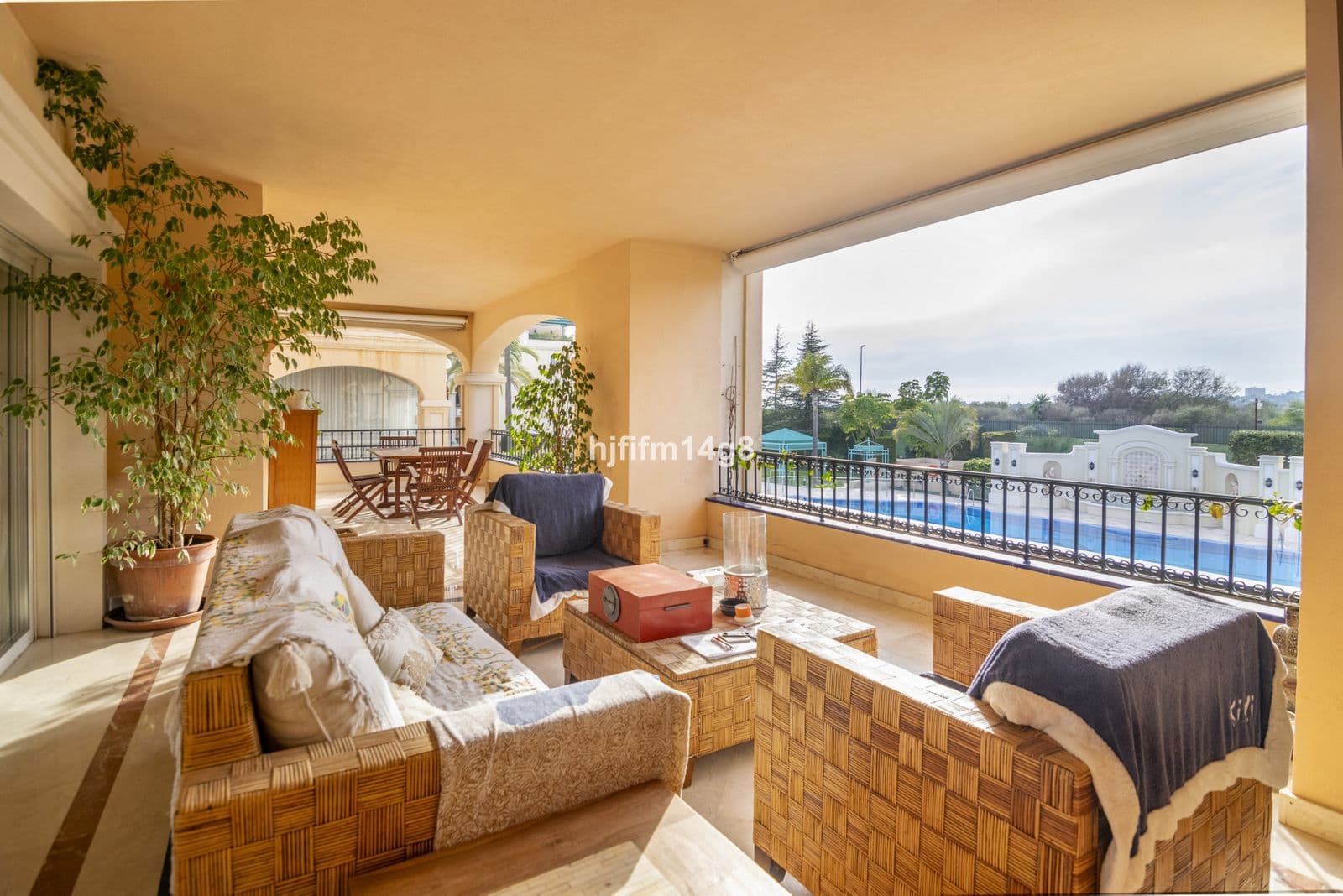 Piso · Puente Romano, Marbella · 3 dormitorios · 200500