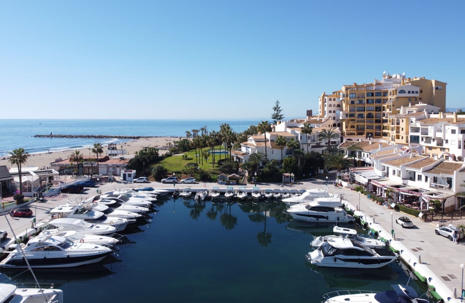 Apartment · Puerto Cabopino, Marbella · 3 bedrooms · 200782