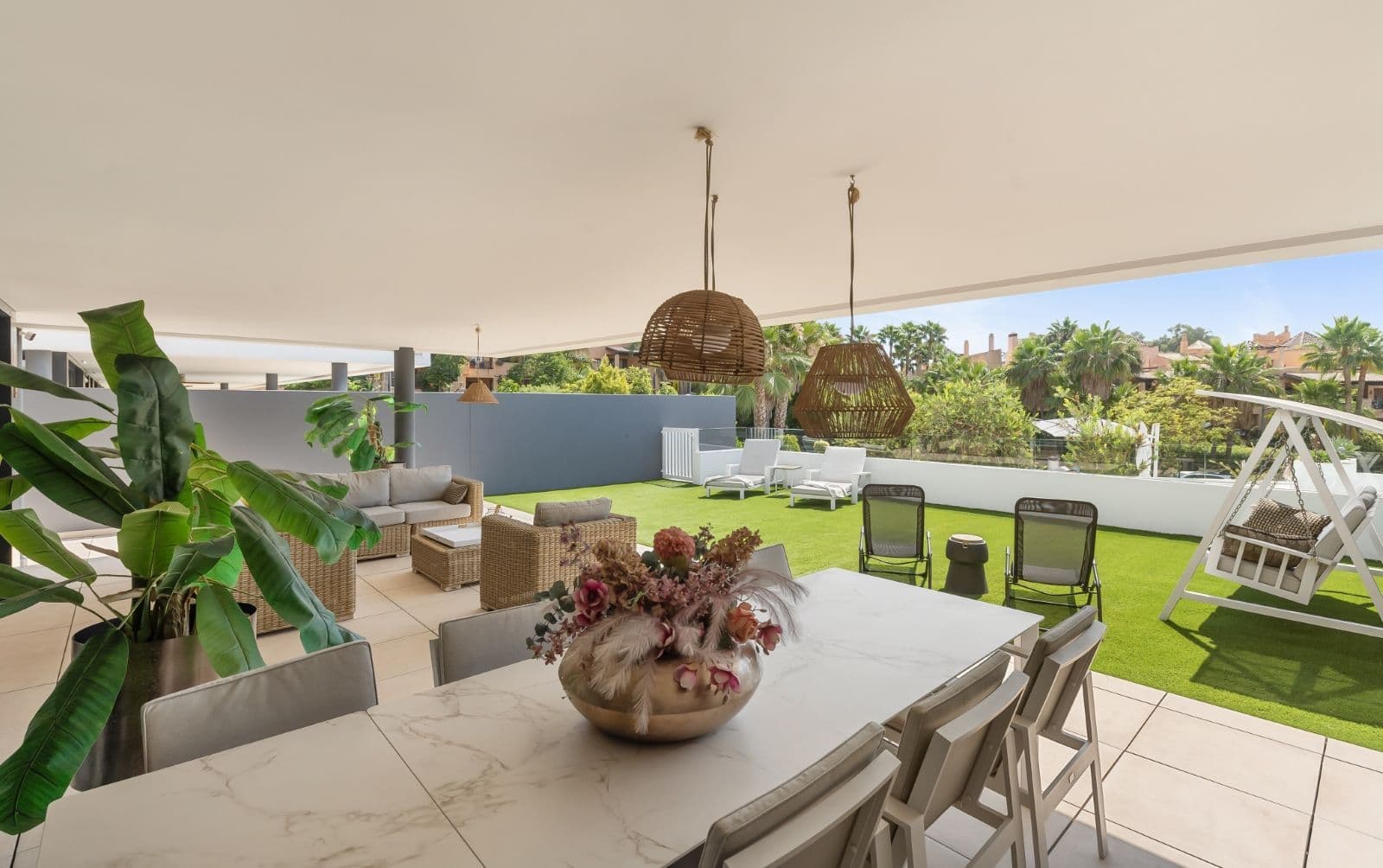 Apartment in El Campanario, Estepona · 3 bedrooms · 200340