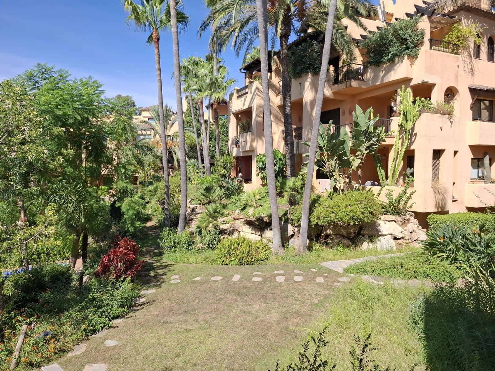 Apartment · El Campanario, Estepona · 3 bedrooms · 200246