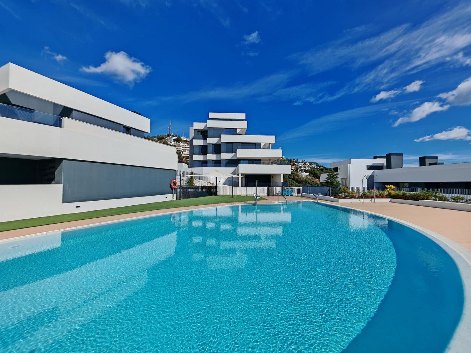 Apartment · Los Altos de los Monteros, Marbella · 3 bedrooms · 200965
