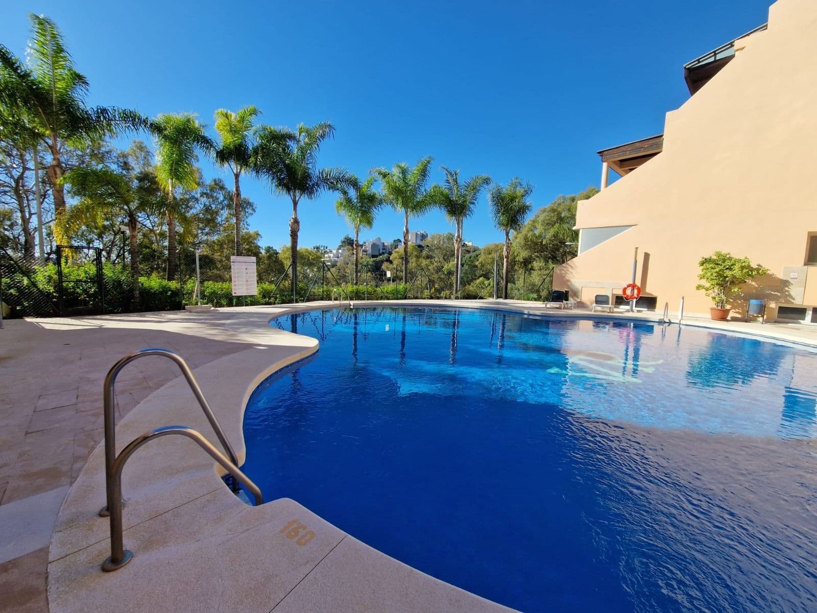 Vista Real, Marbella: Piso · 2 dormitorios · 200650