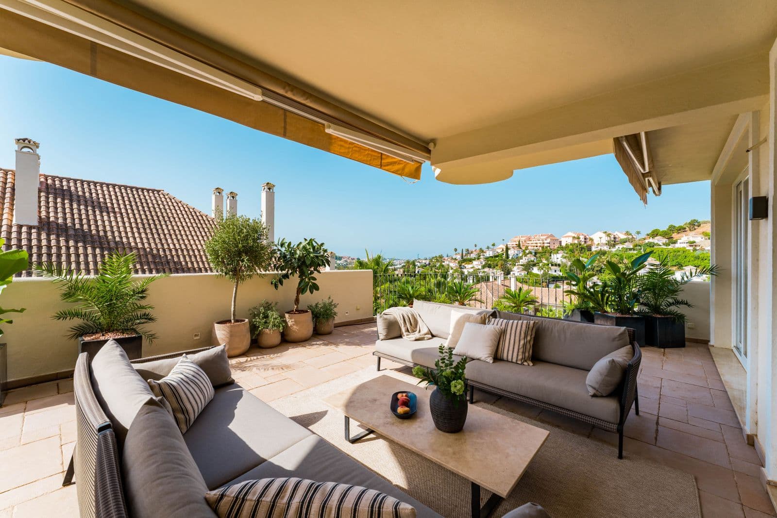 Piso · Aloha Hill Club, Marbella · 4 dormitorios · 200662
