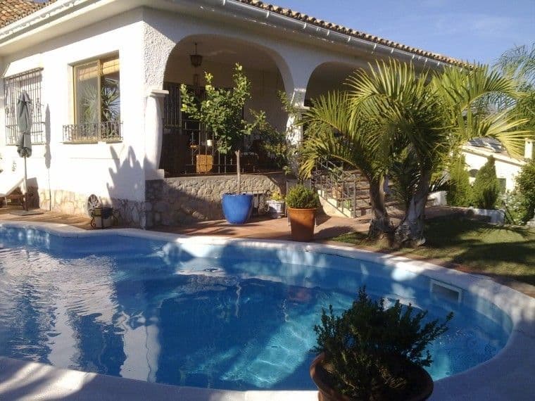 Villa · Cumbres del Rodeo, Marbella · 7 bedrooms · 200464