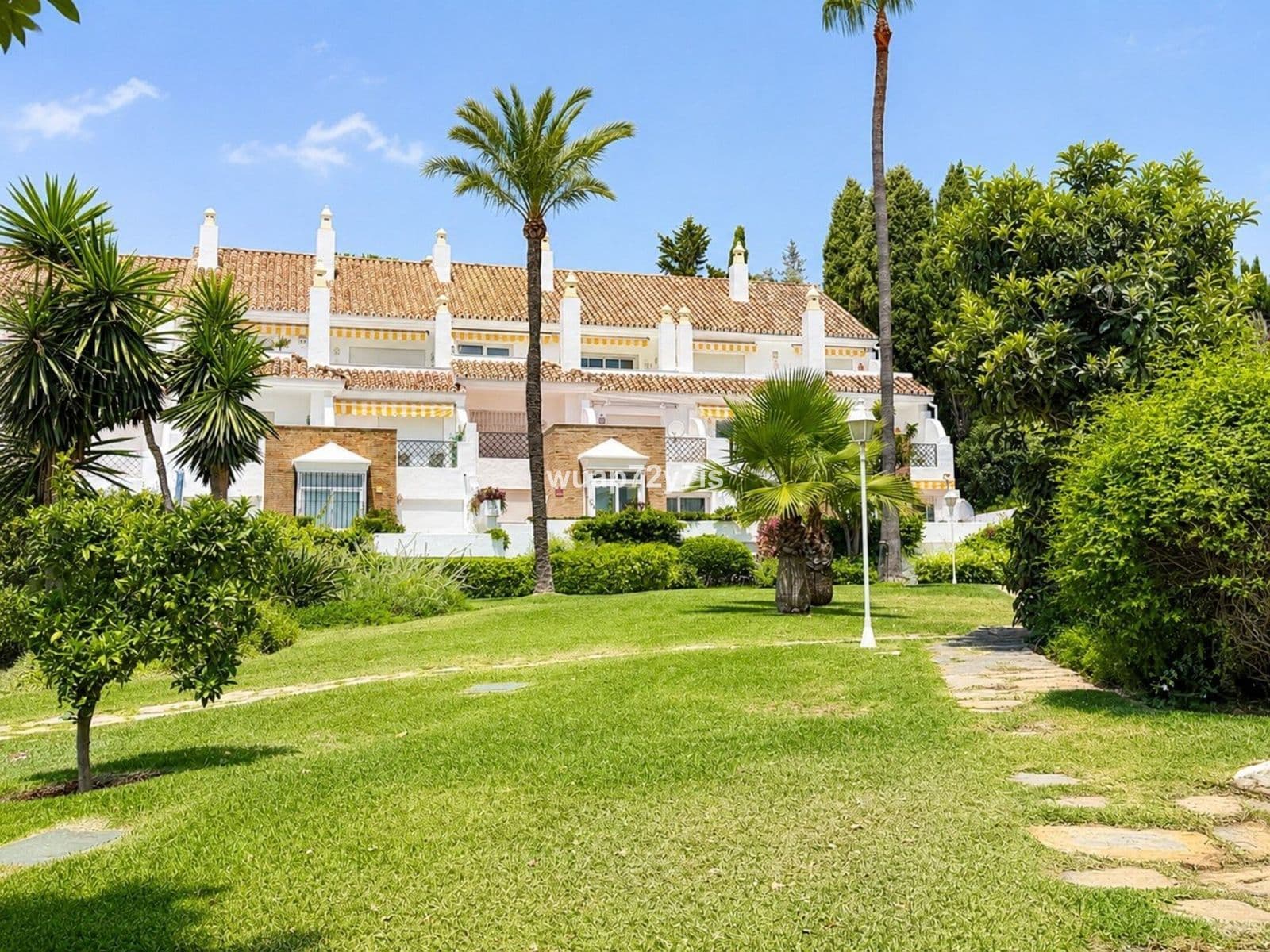 Townhouse · Altos del Paraiso, Estepona · 2 bedrooms · 200232