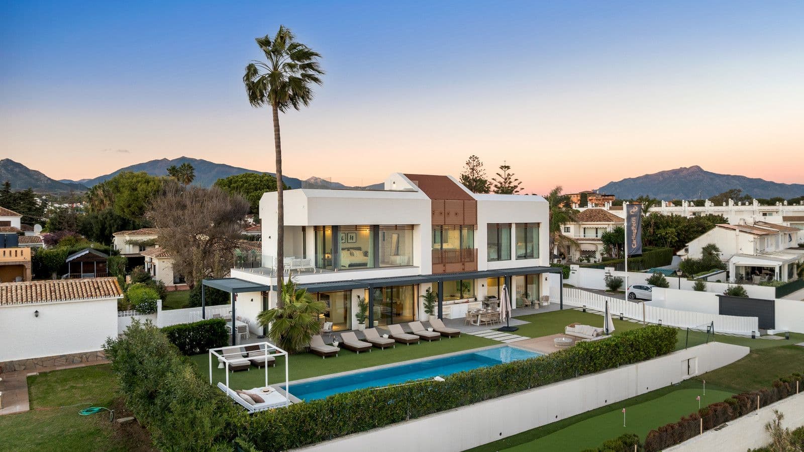 Villa en Garden Beach, Estepona · 5 dormitorios · 200255