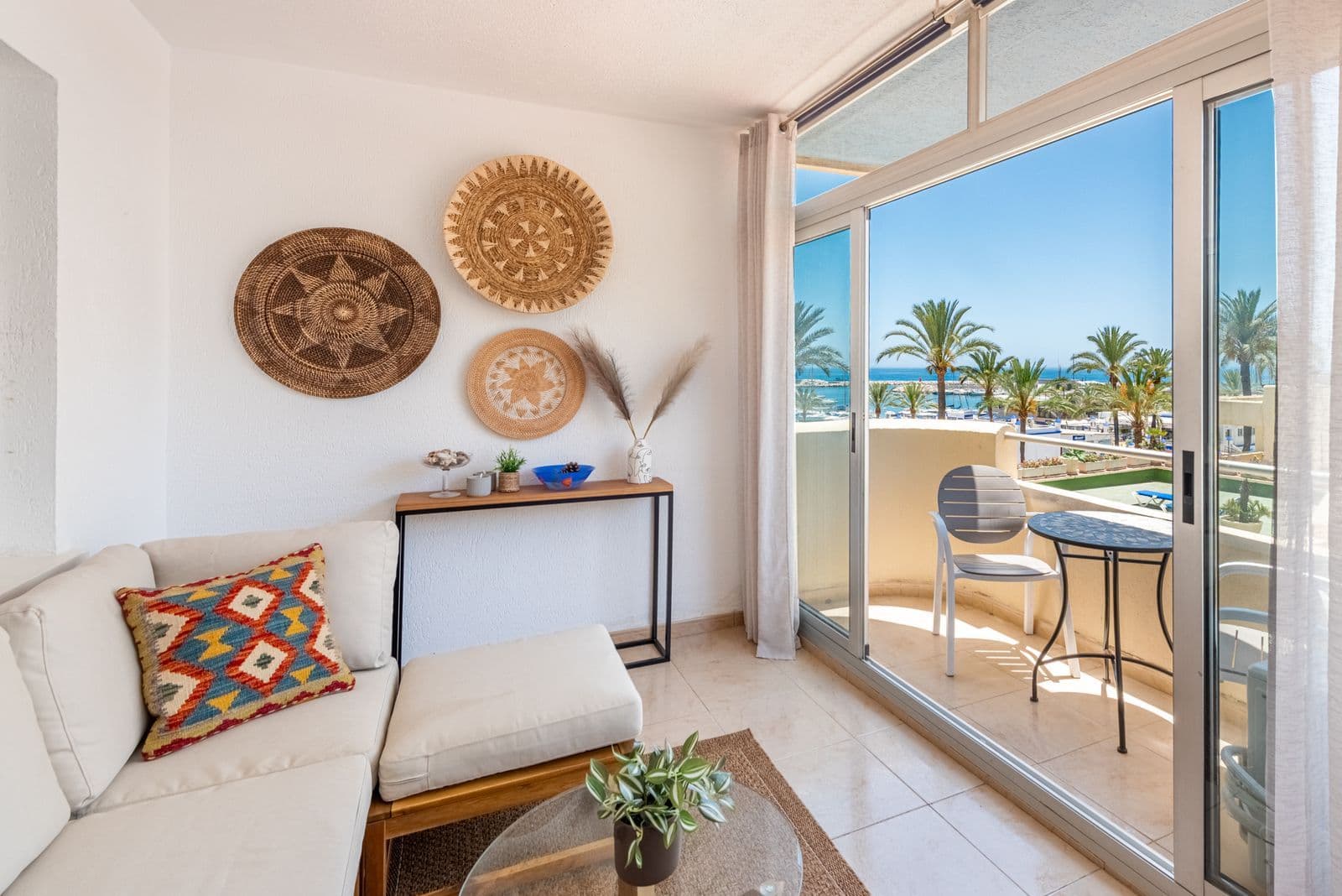 Piso en Puerto Paraiso, Estepona · 1 dormitorio · 200318